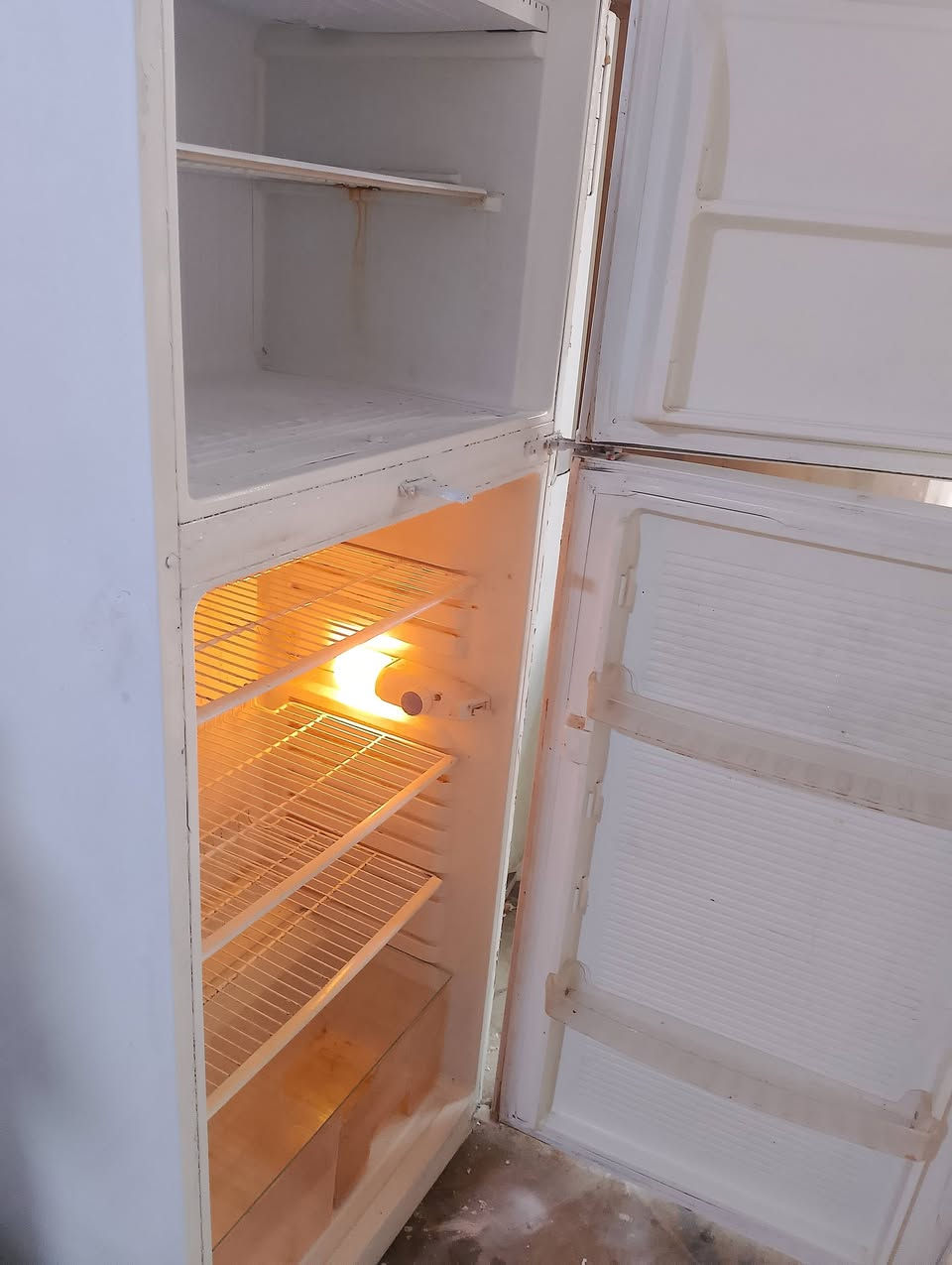 ثلاجه حجم 28 قدم حجم كبير شرط الفحص وتجميد وتبريد فول السعر 150 فقط البدي مصبوغ بدون اي زنجار


**إذا كنت صاحب هذا الإعلان وتريد حذفه لأي سبب، رجاءا أرسل رسالة إلى الدعم الفني**