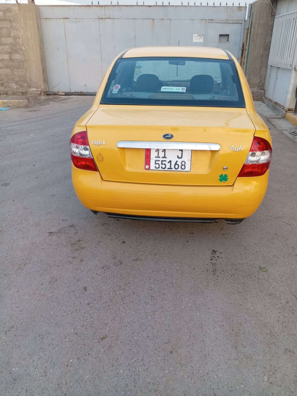 سلام عليكم طيبه موديل ٢٠١٦ كير مكينه جديد بدون تنقيص او تبخير تبريد شغال تخم تاير باتري جديد بيه صبغ الهلاة ونص الباب الصدر فقط بدون اي حادث سنويه ٢٩ رقم بغداد نكليزيه مصفر غرامات العنوان بغداد البياع بشرط تحويل وعقد سعر ٣٩ بي مجال ***********
