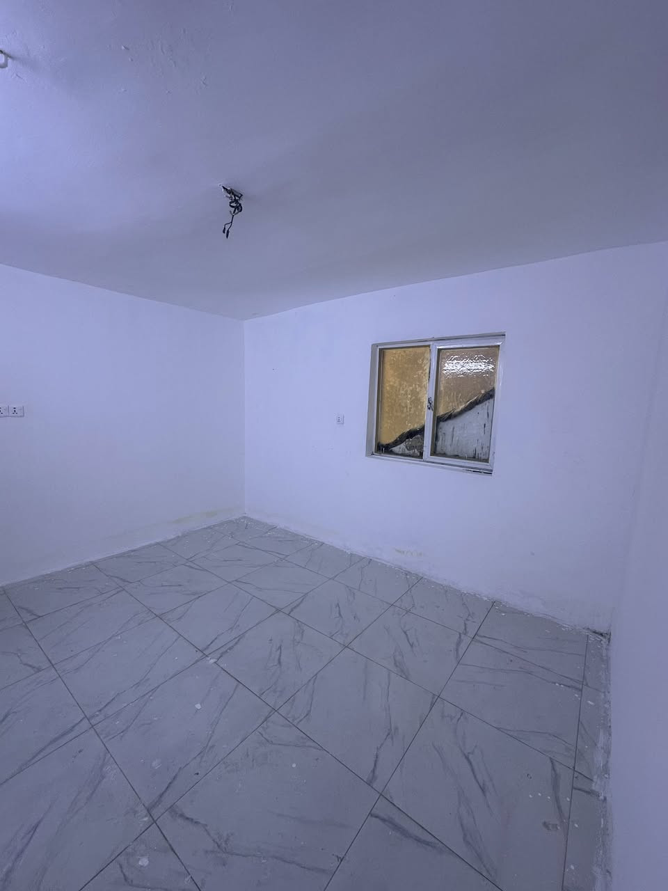 مشتمل للبيع 100م في منطقة حي سومر / الفلكة الثانيه فرع 6متر محلة 315
 واجهـة 5م * نزال 20م
يحتوي على مدخلين
الطابق الارضي 
( مدخل استقبال منفصل ) 
 مطبخ 
+ منـور 
+ حمام كبير + غرفة نوك
الطابق الاول
3غرف نوم كبيرة + خدمات
الطابق الثاني 
بيتونه كبيره تنفع مخزن + سطحين امامي وخلفي كبيرين 

للاستفسار الاتصال بالرقم او مراجعة مكتب الجوهرة للوساطة العقارية الكائن في شارع الكنيسة 
***********
