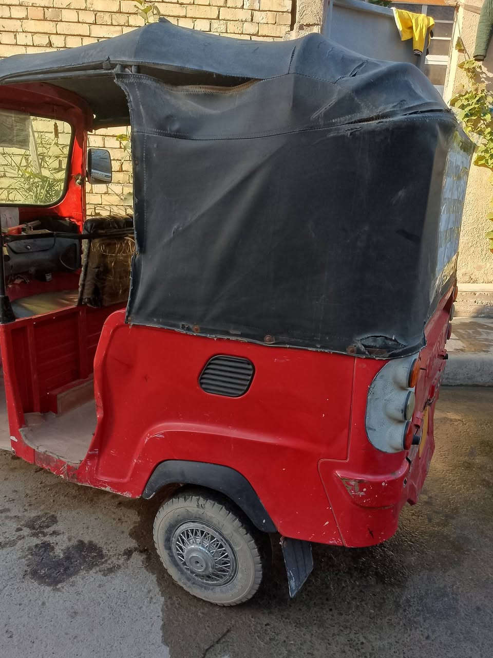 سلام عليكم تكتك بياحو للبيع مديل 18تكتك نضيفه بعنه الكلمه مكينه مكفوله لاتنقيص ولا تبخير خير من الله طسه حلوه تخم تاير قطرت خياس مابيها تكتك بلاديه بيها بس هاي ضربه بصفحه موضحه بصوره معروضه ب 1900مكاني بغداد البلديات رقم الهاتف ***********الاستفسار ماموجود علنت تحياتي
