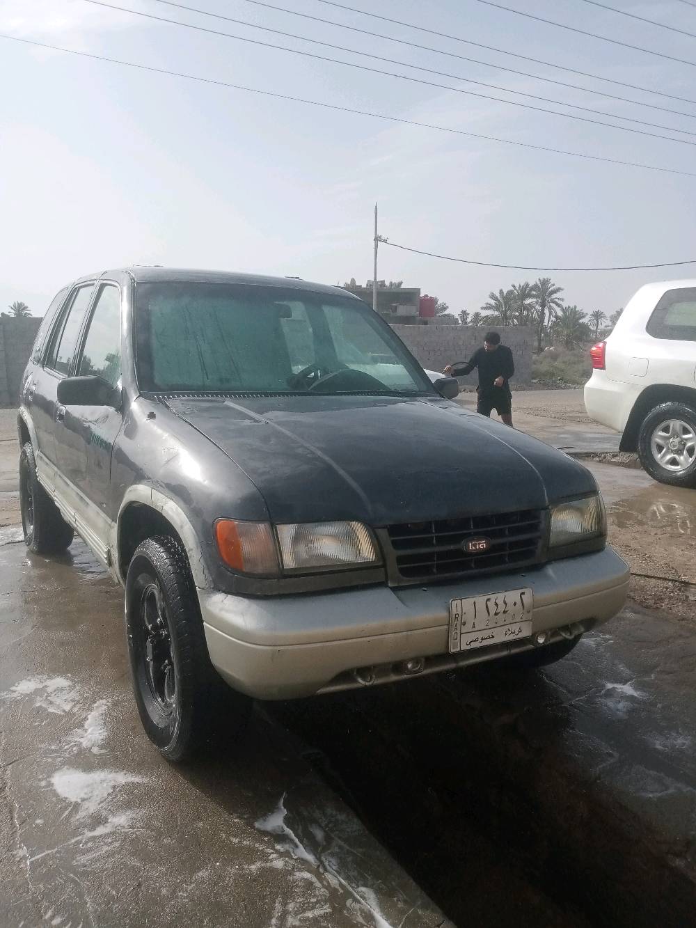 كيا سبورتج موديل 1995 اصوليه وصاحبها الشرعي يريد تحويل السياره محور مكينه ونجي 4سلندر وكير دي فور وحداديه وتخم تاير جدد ومصبوغه عام للجماليه وكهربائئات شغاله وبحاله جدا جيده 