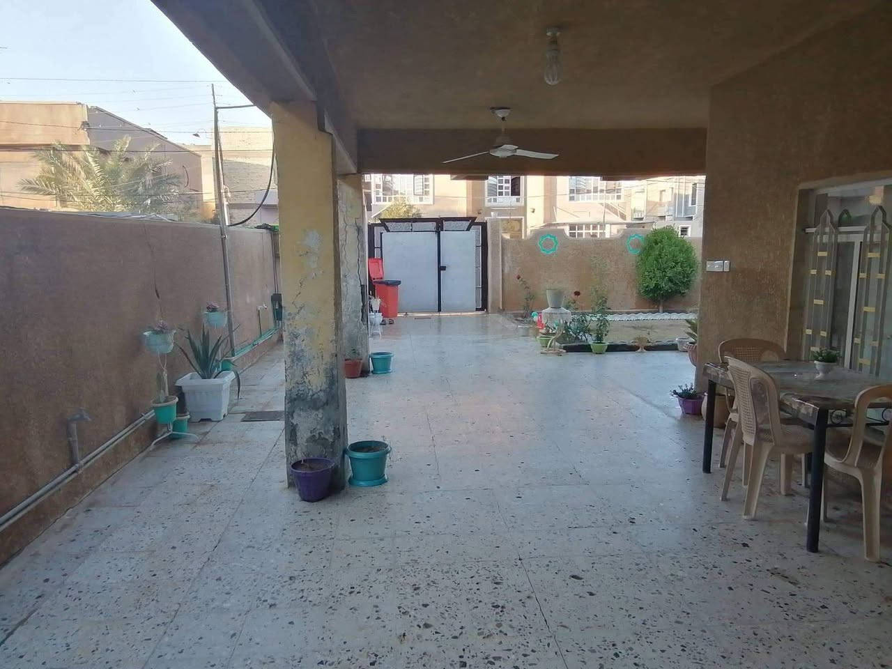 السلام عليكم دار للايجار  او للبيع يصلح سكن او مجمع طبي  حي الظباط قرب المستشفى الفلوجه العام الفرع المقابيل باب الطوارئ حاليااا الاستفسار اكثر الاتصال عله الرقم ***********
