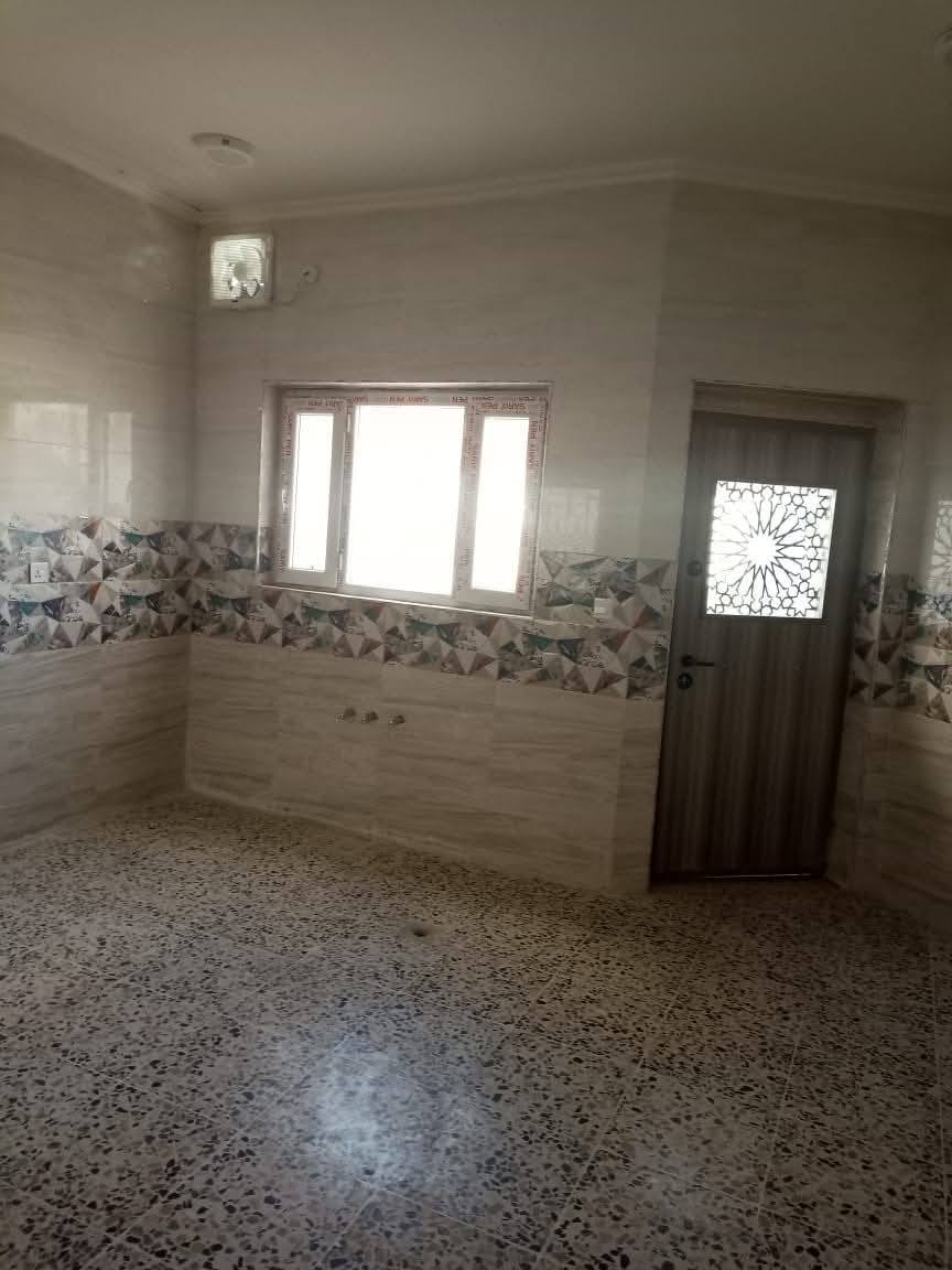 🔸بسم الله الرحمن الرحيم
🔸دار سكن للبيع السريع في مجمع الجنائن الفلوجة 

🔸 شارع 15 ثاني بيت عن شارع 40 البرديني وقريب على شارع 40 البعيفان

🔸مساحه 200 متر طابق واحد كامل فول  غرف عدد 2  استقبال مطبخ صحيات عدد 2،  مناور  ارضية كاشي  جدارن سيراميك اسباني ابواب تركية

🔸السعر الكلي 165 مليون ..
متبقي 10 ملايين يدفع اقساط للشركة
يعني البيع 155 مليون

للاستفسار .. فقط واتساب
***********
