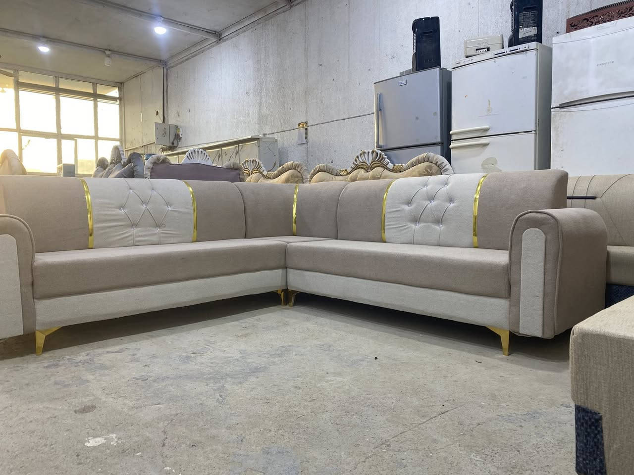 ديوان جديد تزكام بلوك اسود
يتوفر بالوان عده واشكال مختلفه
طوله ٧ امتار وياخذ ١١ نفر
سعر الديوان ٤٥٠ الف
مكاني قضاء الحي مجاور جامع اصحاب الكساء
للاستفسار مراسله خاص 
او وتساب ‭٠٧٨٧ ٤٣٥ ٠٢٢٦‬
