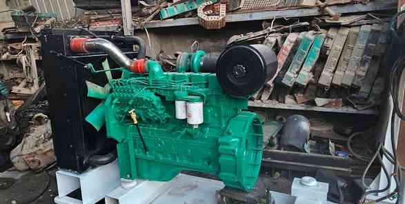 كمنز 102
6 سلندر سوبر جارج  
نقص فقط توليد  
التواليد الي تنشد عليه 110kva .
100kv. 150kv......
قدرة فعلية 300 امبير حد اقصى 
***********
السعر 29 ورقة
