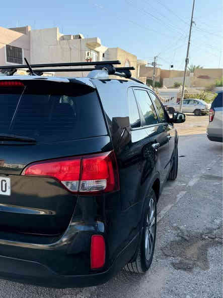 سورنتو موديل 2015 خليجي  للبيع او المراوس ب احدث منها وانطي فرق (***********)
مكفولة كفالة عامة من صبغ والحادث
فقط بيها بارد مكانين والسونار موجود
رقم اربيل 
محرك 4 سلندر 2400 دوش

مواصفات فول بس بدون وبانوراما
بصمه تشغيل 
بصمة بيبان
بصمة صندوق
لد أمامي 

حساس امامي 
حسلس خلفي

داخل صاج
استيرن صاج 
بلوتوث
بردات بلادي
7 راكب 
3 قطع تبريد 
تحكم ستيرن 4 جهات 
 
مري شفط 
اشاير مري
كاميرا بلاد وشاشة بدشبول
ويل كب 19
علما سيارة جديده مابيها نقص
مكاني  بغداد حي الجامعه  السعر 165 وبيها مجال بسيط بغداد
