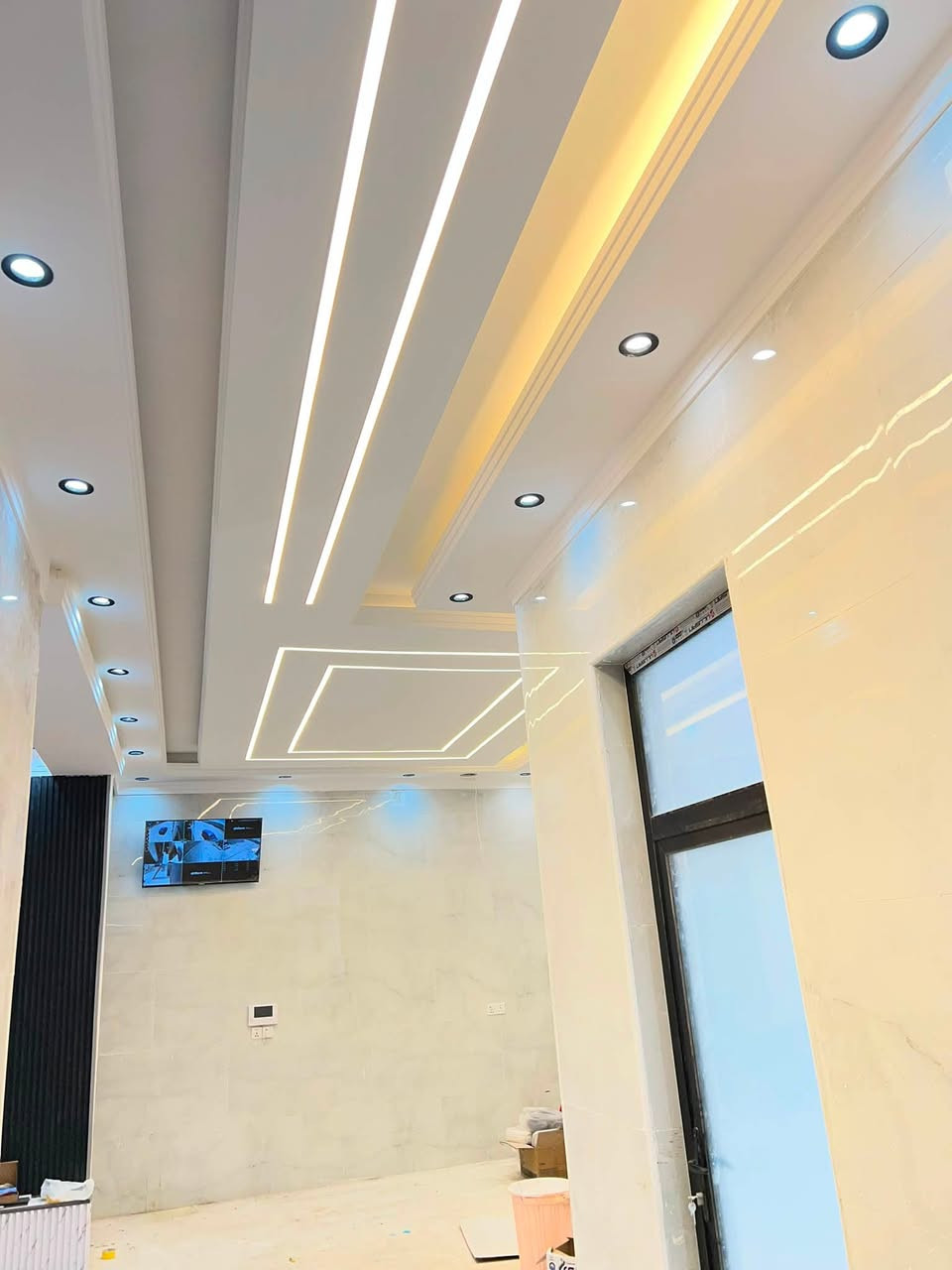 🏡 ديكورات لمسة إبداع✨
ذوق راقٍ… تنفيذ احترافي… وتشطيبات تصنع الفرق.
ننفذ جميع أعمال الديكور الداخلي والخارجي بأعلى جودة وأسعار منافسة، مع الالتزام بالمواعيد والاهتمام بأدق التفاصيل.
📩 تواصلوا معنا الآن ***********📞✅
