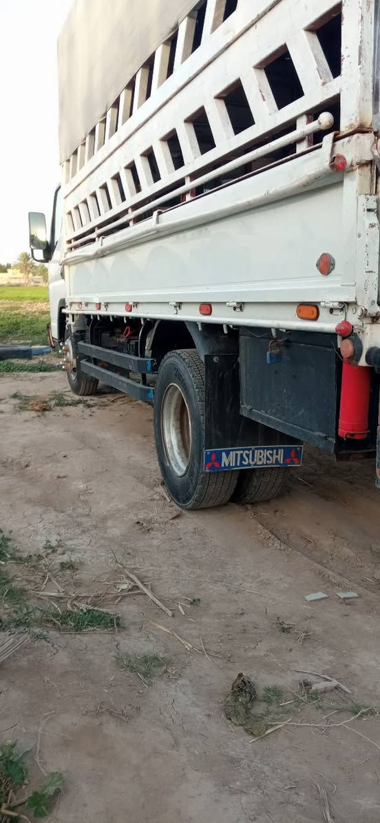 السلام عليكم كنتر للبيع موديل 2012سنويه بسمي لغاية 2031
كير محرك اكسن كفاله 
تخم تاير ياباني اخو الجديد السياره نظيفه جدا اتصل على الرقم ***********
***********
العنوان بابل جبله
