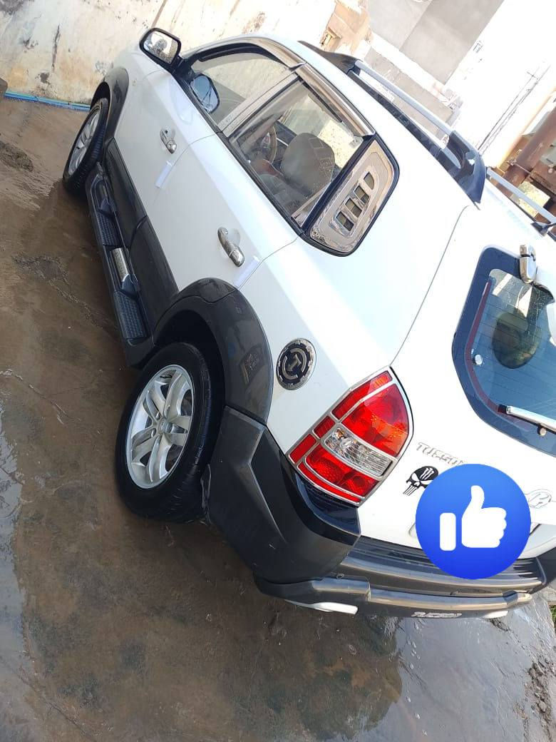 سلام عليكم توسان  2009 كلين للبيع ١٣٥بي مجال ***********
