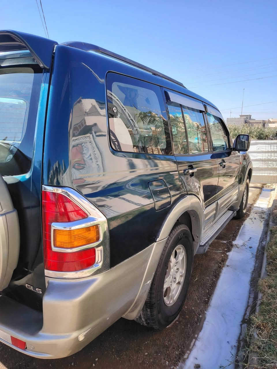 السلام عليكم  باجيرو خليجي GLS
. سنويه 2027 
موديل 2002 
رقم بغداد 
ضربه بسيطه بالباب الخلفي  
وبقيه مكفولات 
كير ومكينه مكفولات 
مكان ديالى 
 تبريد ثلج ثلاث قطع
قفل مركزي سنترلوك 
كشافات ضباب 
كهربائيات شغاله كله 
لو كير شغال
مري شفط 
محرك 3000 المرغوب بلادي 
‏‪***********
⚠️⚠️السعر 80 قفل قفل ⚠️⚠️
اتصل وبيك خير وتتدلل
السياره جديده احلى من الصور على وضع الشركه بدون صبغ فقط ضربه خفيفه جداً
