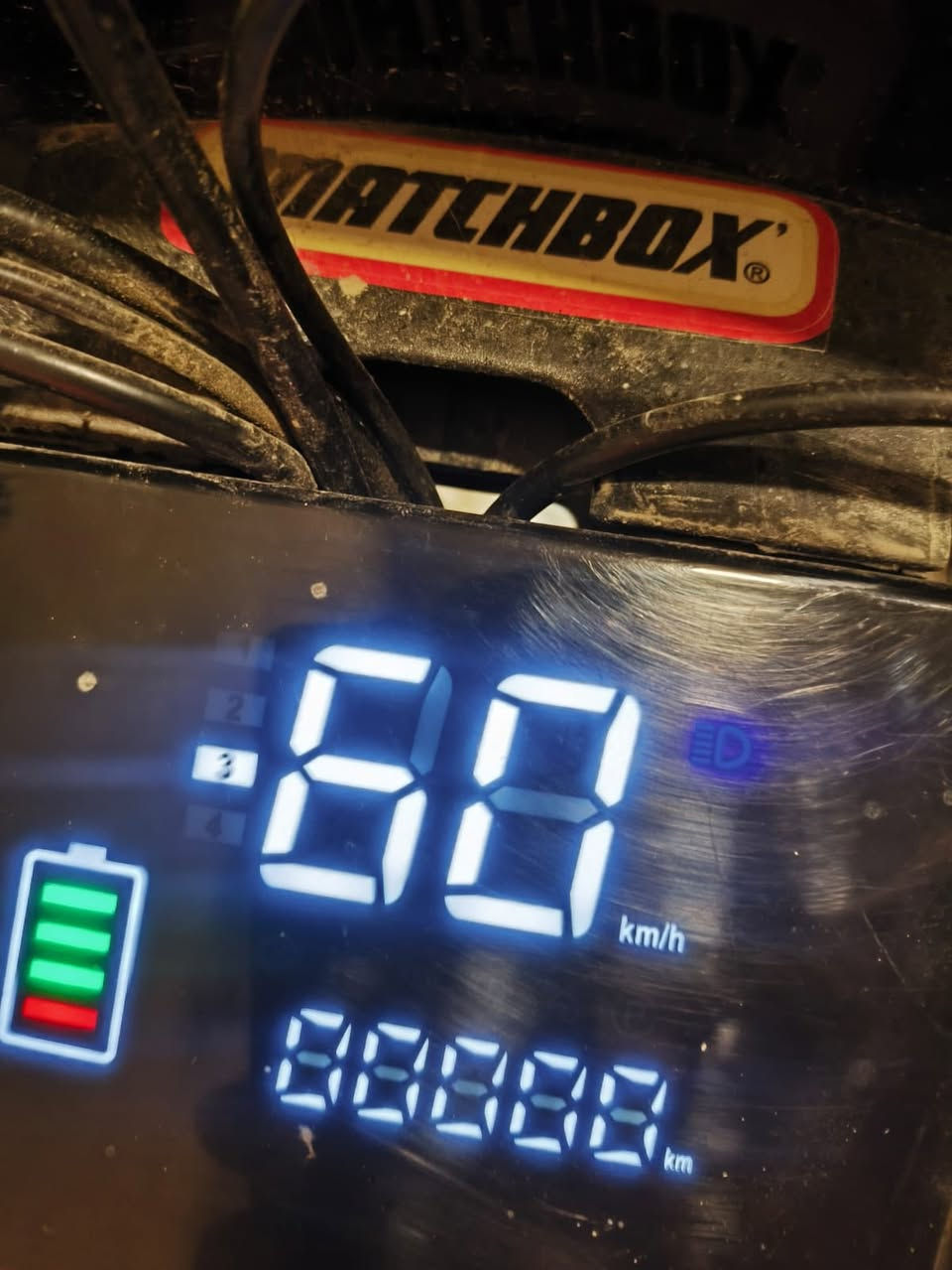 سلام عليكم دراجه شحن 2026حجم14الدراجه ما ناقصه اي شي
مواصفات 4بطاريات اسويجين بصمتين تاير امامي جديد.سعر350                                                                الستفسار ***********
