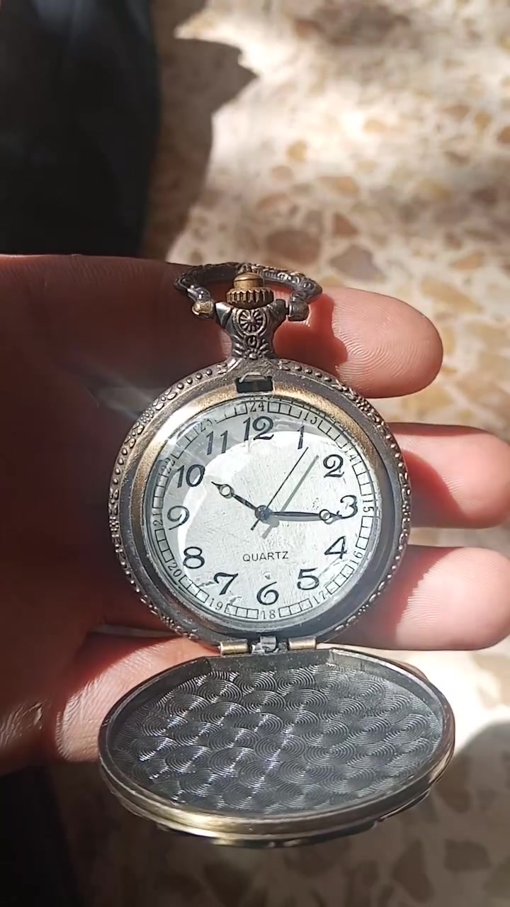 ساعه جيب نتاج قديمه 25سعره ***********
