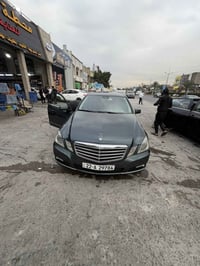 يالله سنة الصنع : 2010  الفئة : E350  اللون : زيتوني   عداد المسافة 24...