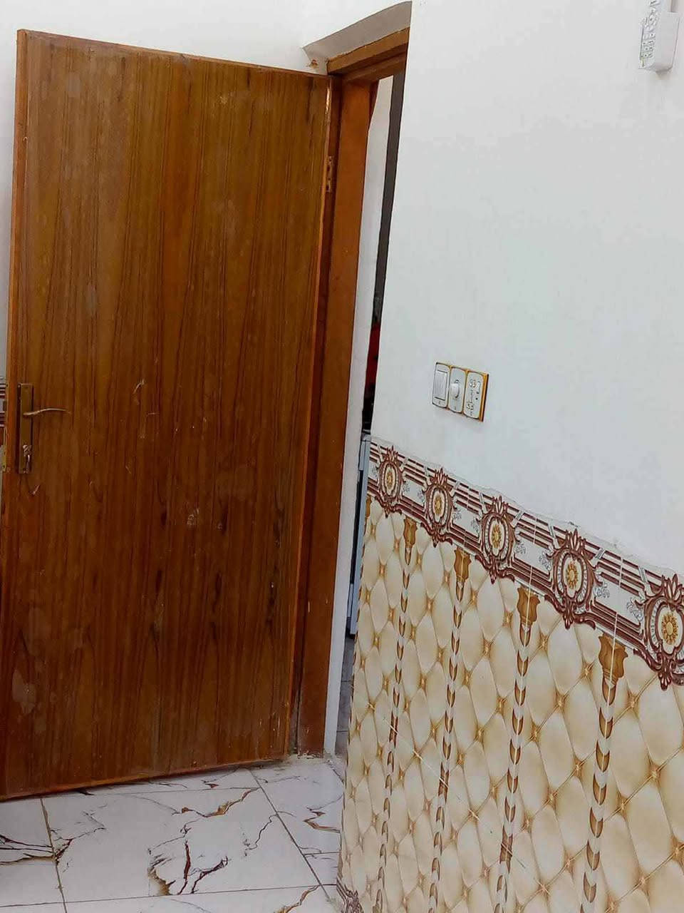 مشتمل بالسفحه الثانيه  فقط يحتاج ستاره 
رقمه 7582 قريب من الوجه  بناء 2022 خلف شارع 30 مال بيت حران 
للاستفسار ***********
