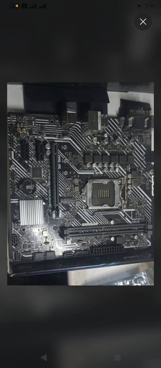 سلام عليكم للبيع كومبو i5 11400f البورد h510 من اسوس و مبرد مائي كيس ابيض جديد  نقص كارت و رامات و باور فقط القطع جديد ما مستخدمه سبب البيع تحتاجين فلوس السعر 350و عندي توصيل رقمي ***********
