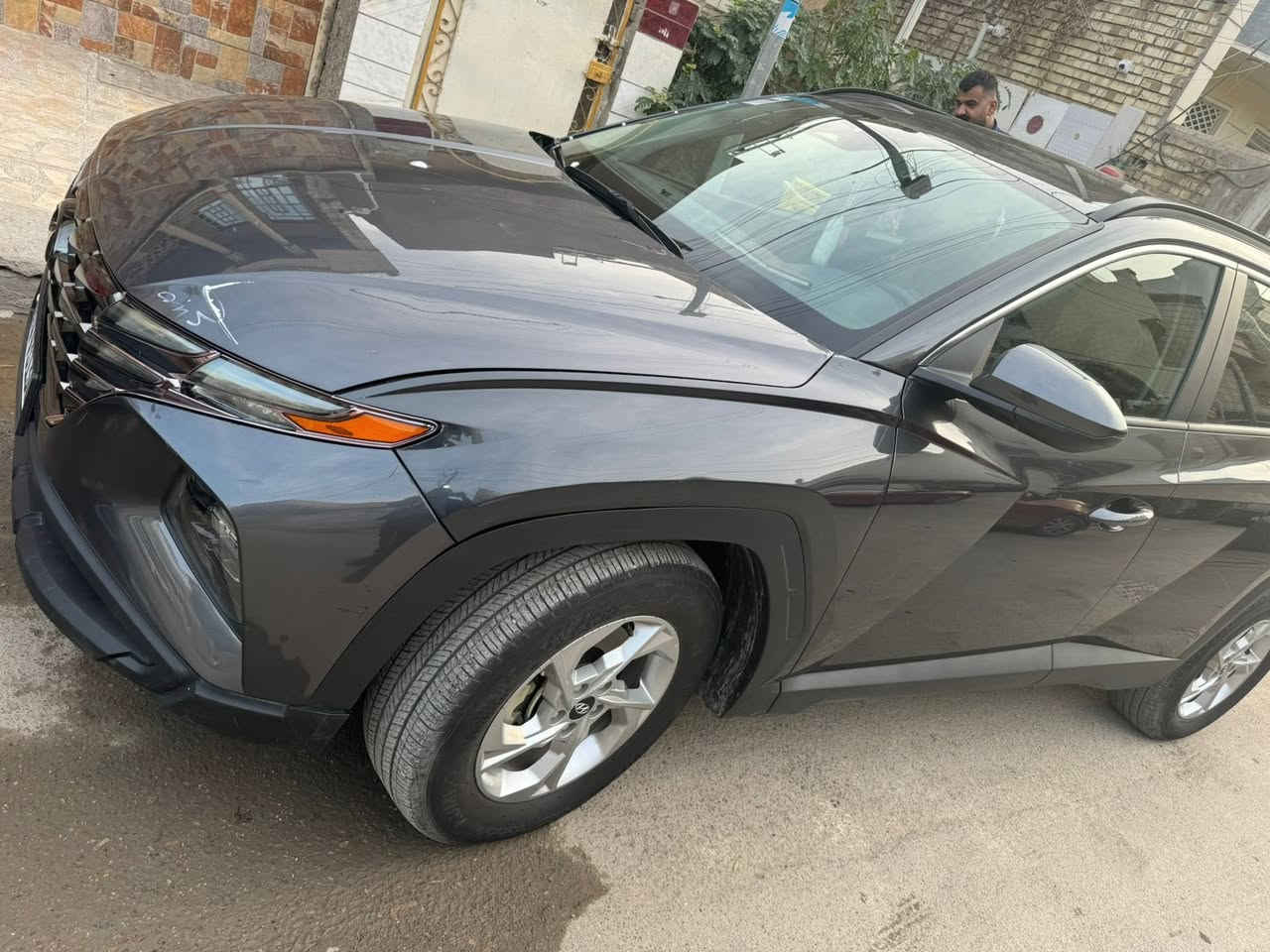 توسان للبيع موديل 2024 امريكي
ماشيه 46690
تحكم استيرن 
ثلاث انضمه قياده 
كشنات تتفئه 
ابدل بنيد وجاملغ اليمنه بدون دواخل بدون لغود بدون كلشي 
تخم تاير كله جديد كير مكينه تبريد تدفئه كلشي بشرط 
صور الحادث منشوره 
السعر 195 وبيها مجال بسيط 
مكان السياره بغداد الغزاليه 
الرقم *********** + واتساب
