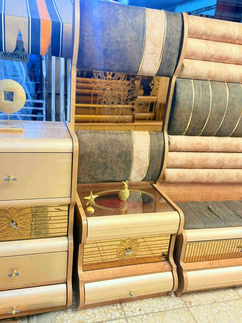 ✨ غرفة تركي  اصلي صبغ حراري  11 قطعة ✨
نظام سلايت وابواب بروفايل فاخر
سرير مخزن جك 
 ضهر بلوك
 جام برونزي 
 قماش وتر بروف أصلي
✨ نظافة 99/💯
شد ونقل مجاني داخل بغداد
توصيل للمحافظات بأسعار رمزية


**إذا كنت صاحب هذا الإعلان وتريد حذفه لأي سبب، رجاءا أرسل رسالة إلى الدعم الفني**