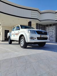 هايلوكس • ٢٠١٤ • رقم بغداد