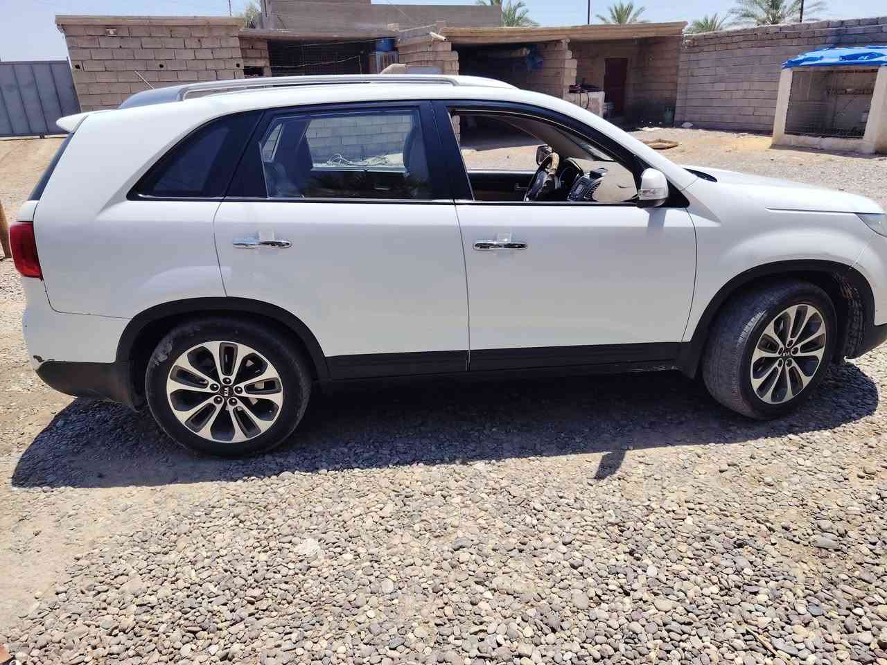 للبيع: كيا سورنتو 2014 بحالة ممتازة 🚗
​الموديل: 2014
​النوع: كيا سورنتو (Kia Sorento)
​المقاعد (الكراسي): كشن كهربائي (تحكم أوتوماتيكي كامل لمقعد السائق لراحة مثالية أثناء القيادة)
تحتوي على ضرر ثلاث اصابع وموضح بالصورة لمزيد من المعلومات التواصل على الرقم: *********** 
للعلم السيارة بأسم صاحبها
السعر: 160
