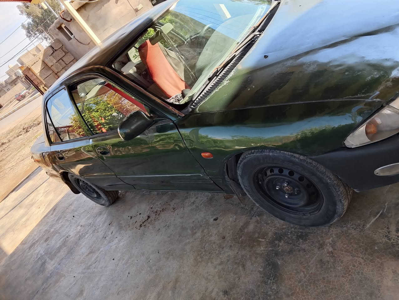 برتون ٢٠٠٢ غير حره اوراقها كامله مكفوله عشائر كير شرط المحرك بيه خيط بخار الكشر شوف العين السعر المطلوب ٢١ ورقه  مكان السيارة العلم للأستفسار ***********
