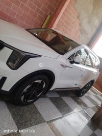 اخوان سورنتو 2024بحاله زيرو ماشيه 11الف مواصفات دوليه بسمي 07733958760...