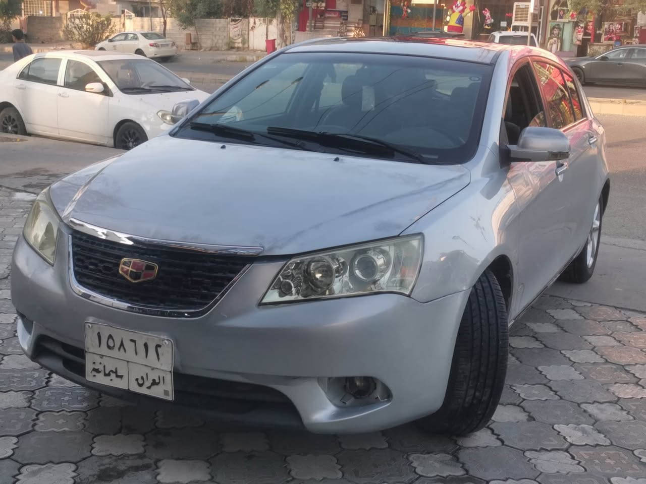 فول مواصفات ...موديل 2013 يه ك پارجه بوياخ بي ناو گرتن...به شه رتي 10 فيته ر مالي دوسته...هه نديك كال بونه وه ي هه يه....
ئواوماتيك و عادي
كوشن كاره با
ئاوينه كاره با
كوشن جلد
جوار جام كاره با
سلايد........
*********** السليمانية, العراق
