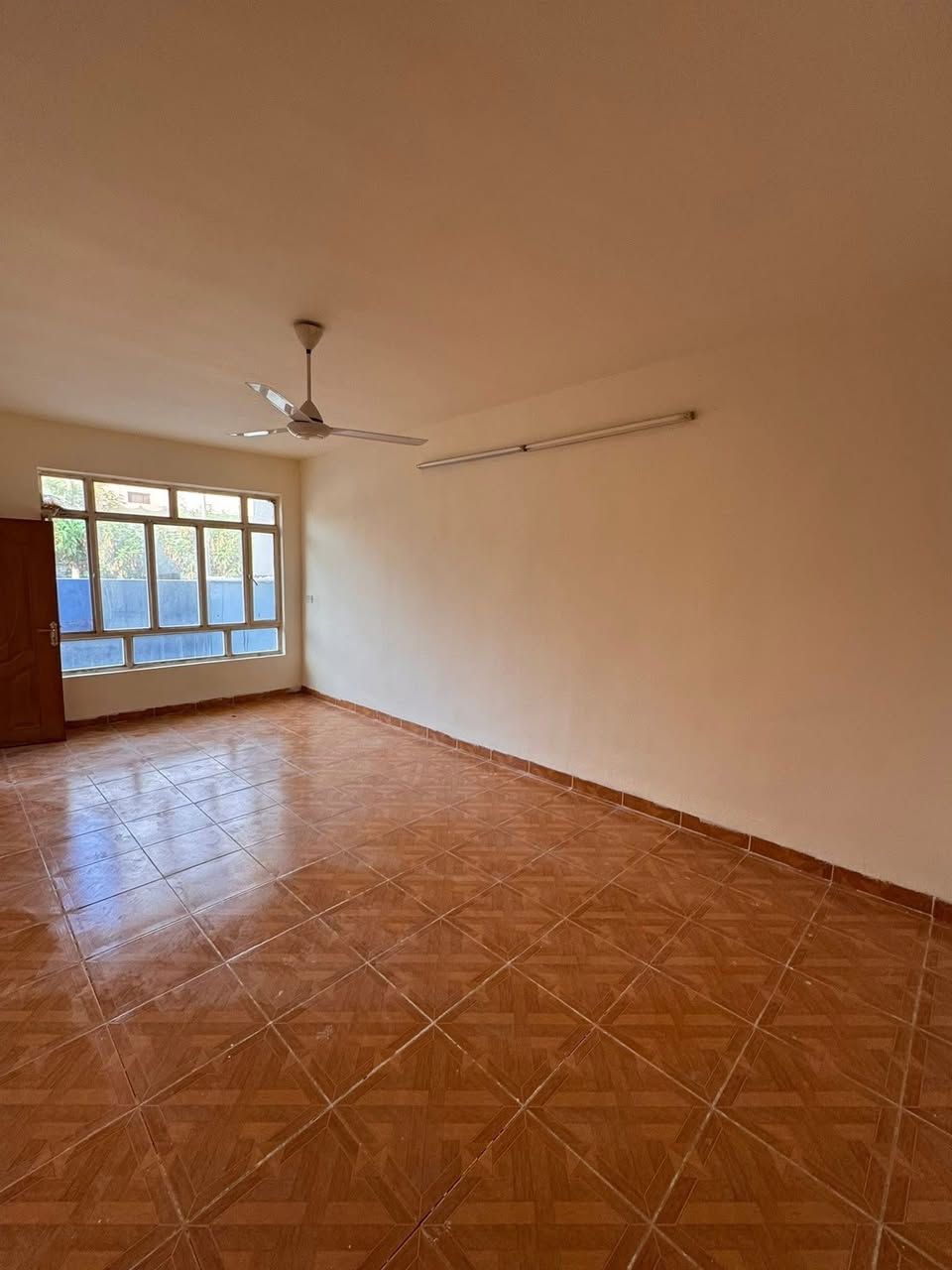 #ايجار
دار للأيجار 
 
يتكون من غرفتين نوم واستقبال ومطبخ وصحيات عدد 2 ومطبخ وكراج سياره وحديقه +بيتونه كبيره

#الموقع .كركرك شوراو فرع هادئ قرب معمل جرزات

#المسـاحة  :- 150 متـــر 

  لمعرفه السعر يرجى مراسله الصفحه او الاتصال بالارقام 

***********
***********

—————————————————————————— 
 بأمكانكم عرض عقارتكم لدينا سواء كانت #بيــع أو #إيجــار أو #أستثـمار ‌‎زبائننا الكرام بِكُم نَرتقي ونَتشرف بزيارتِكم ونَفتخر بخِدمتِكم 

مكتبـــ جنـــة عدن  للاستثمار والتطوير العقاري معكم نحو الأفضل للإستفسار يمكنكم مراسلة الصفحة اوالاتصال بالأرقام التاليه 
***********
***********
عنوان المكتب

 ( كركوك حي عدن مجاور الجنسيه عمارة البحرين )
