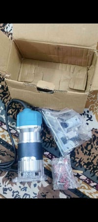 وزن ثقيل • إلكترونيات