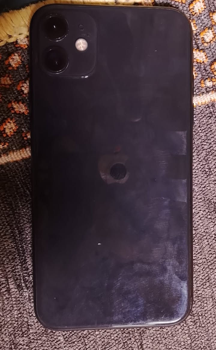 ‏سلام عليكم الجهاد للبيع iPhone 11 جهاز نظيف جديد بدل بس بطارية وشاشة كم بالصورة نقطة الشاشة مني جاءك 128 جاء جديد بطارية 86    ***********￼
