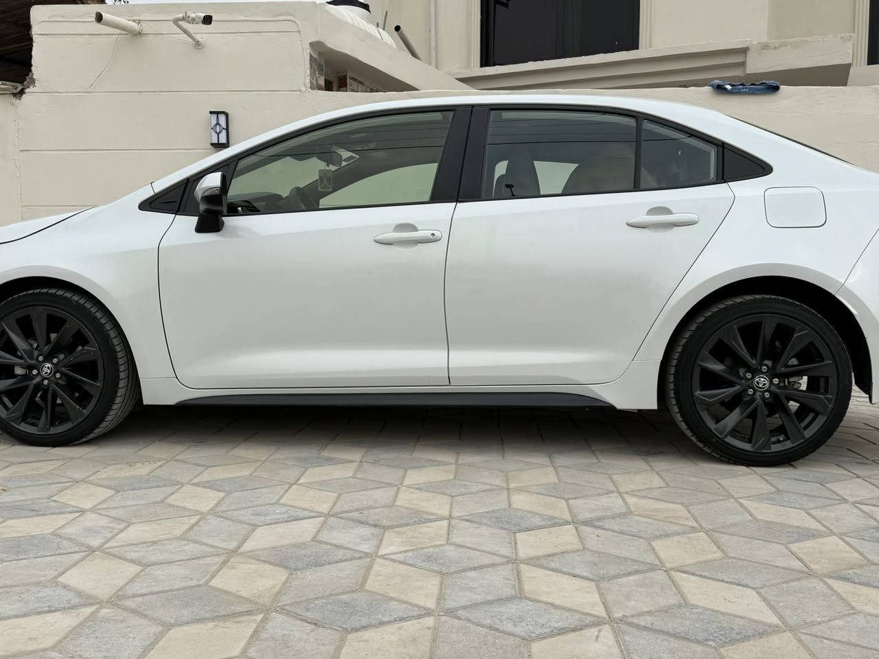 كورلا 23 وارد امريكي حادث 3قطع تبديل بدون دواخل رقم واسط معوقين سيارة بعد سنتين صير حرة وكاله عامه فول مواصفات عده السلايت كير مكينة حداديه تبريد كله جديد بعدهة بوضع شركه ماشيه ٤٠ سيارة كلش جديدة سعر ١٦٠ وبيهة مجال بسيط 
الاستفسار ***********
واسط العزيزيه
