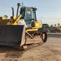 بلدوزر • موديل 2004 • بابل بسمي