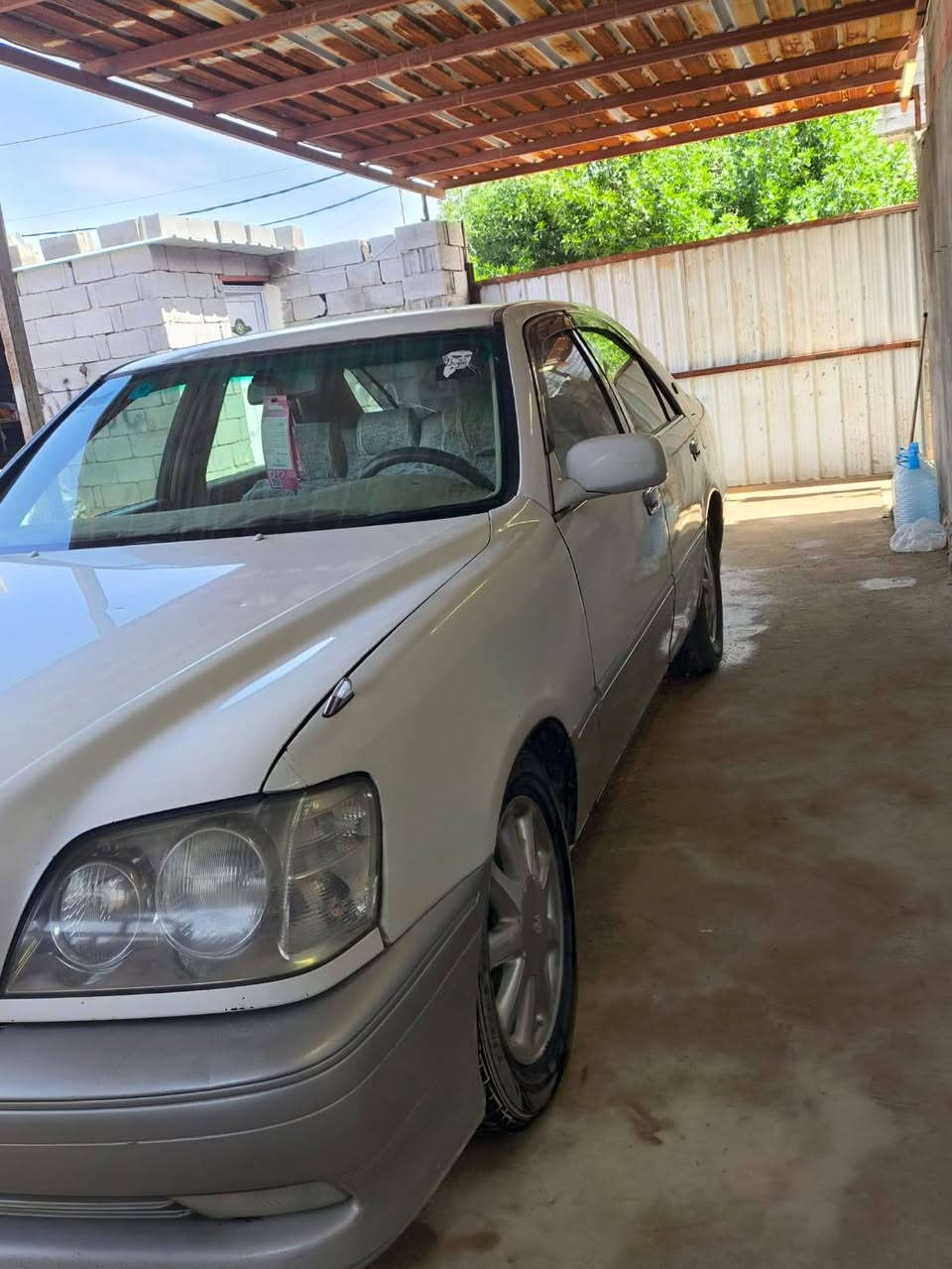 السلام عليكم أخوان سياه للبيع تويوتا كراون (جنون)موديل2001لون أبيض
(6)سلندر محركها(2.5) سعرها85بيها مجال
للأستفسار اكثر الأتصال على هذا الرقم ***********
العنوان /بصره ابي الخصيب
