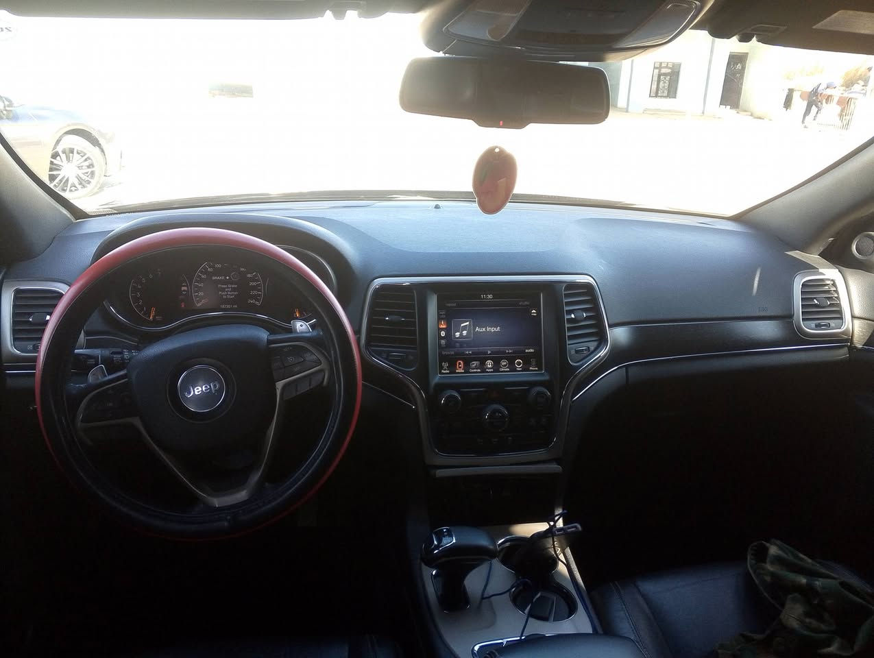 سلام وعليكم جيب شيروكي موديل 17ادوات كص فول موصفات كشنات جلد لايت زنون كير طياره كير ومحرك شرط صدر جديد تخم تاير جديد تبريد ثلج تدفئة نار كهربائيات كلها شغاله سياره جديده بمعنه لكلمه سعر 88ورقه مكاني بيجي ***********
