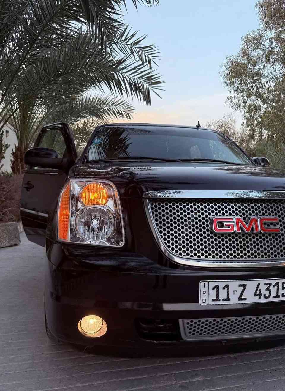 جمسي دينلي 2014 أصل اللون اسود vip
رقم بغداد الجديد سنوية وهزه جدد

بيع او مراوس 
فول 1/1 اعلى فئه بالجمسي 5300
مكينه كير حداديه تبريد تخم تاير باتري كلهن جدد
بيها فقط بنيد وووجه الجاملغ كلير اثر جراد بدون حادث نهائي  
الباقي مكفول 
سيارة جديدة وع ايد وحده 
ماشيه تقريبا 300 أكثر الاف 
المواصفات:-
سلايد 
غرفة بيجي vip
ويل ٢٠ دنلي
جنطة كهرباء
تشغيل عن بعد
مري شفط 
كشنات قلاب كهرباء 
شاشه + كامره 
شاشه خلفيه
كشنات كهرباء + كشنات خزن + تدفئه + تبريد 
ستيرن تدفئه 
دوسات كهرباء
حساسات 
ثلاث قطع تبريد 
والخ من المواصفات المعروفه …

مكان السياره الناصريه 
***********
