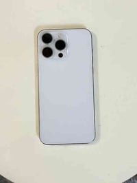 ايفون 15 برو ماكس لون الابيض المميز شرط شخطة وحده مابي  نموذج M/ بطاري...