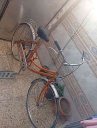 بايسكل بناتي حجم 26 سعره 60 وبي مجال بسيط رقم التواصل 07700919554