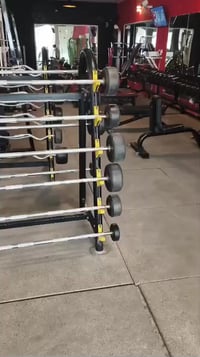 قاعه كامله للبيع سعر ٢٠٠ مابيها اي نقص العنوان بغداد 07718483948 1.بنج...