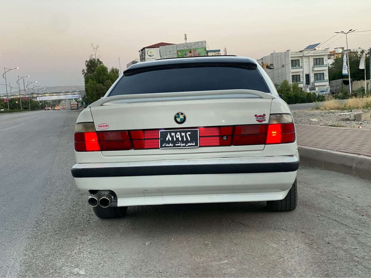 Bmw520تازەمەكینەیم بۆ گۆڕیوە مەكینەی ئەروپیە بە شەرتی چركە 

نرخ : ***********

گێڕ عادیە سڵایتە تەبریت لە سەر سویچە 
داعمی نیە هەیكەلی تا بڵێی جوانە 
ئاڕمی پلاستیكی سلێمانیە 
كارەبای گشت گیانی ئیش ئەكات

شوێن سلێمانی ڕاپەڕین السليمانية, العراق
