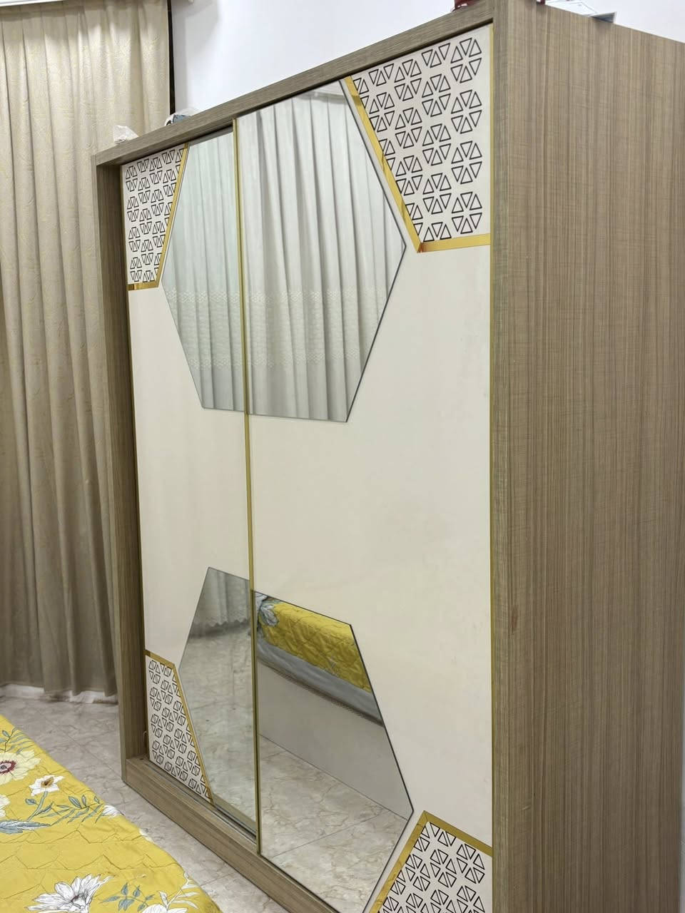 غرفه نظيفه للبيع 
سعر 450وبي مجال
نظيفه جدا


**إذا كنت صاحب هذا الإعلان وتريد حذفه لأي سبب، رجاءا أرسل رسالة إلى الدعم الفني**