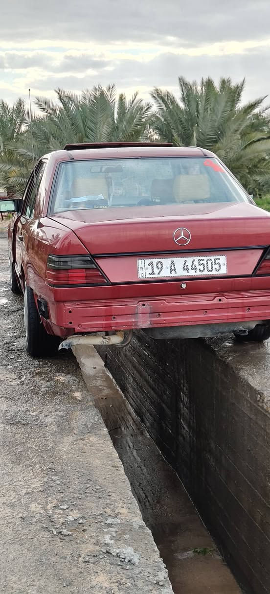 سلام عليكم للبيع
مديل ٨٩
مارسدس حجم ٢٣٠اوربي
كير عادي 
صبغ عام لجماليه 
مكفوله من ضربه 
رقم كربلاء بسمي
كير مكينه كفاله 
كهربائيات كلها شغاله
حداديه تخم تاير جديد
فتحه طكتين 
سياره معايزه برغي واحد 
مكان سياره بالنجف كوفه 

***********
