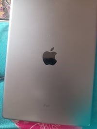 ايباد تسعه نضيف ذاكره64للبيع 300 وبيه مجال07822947102