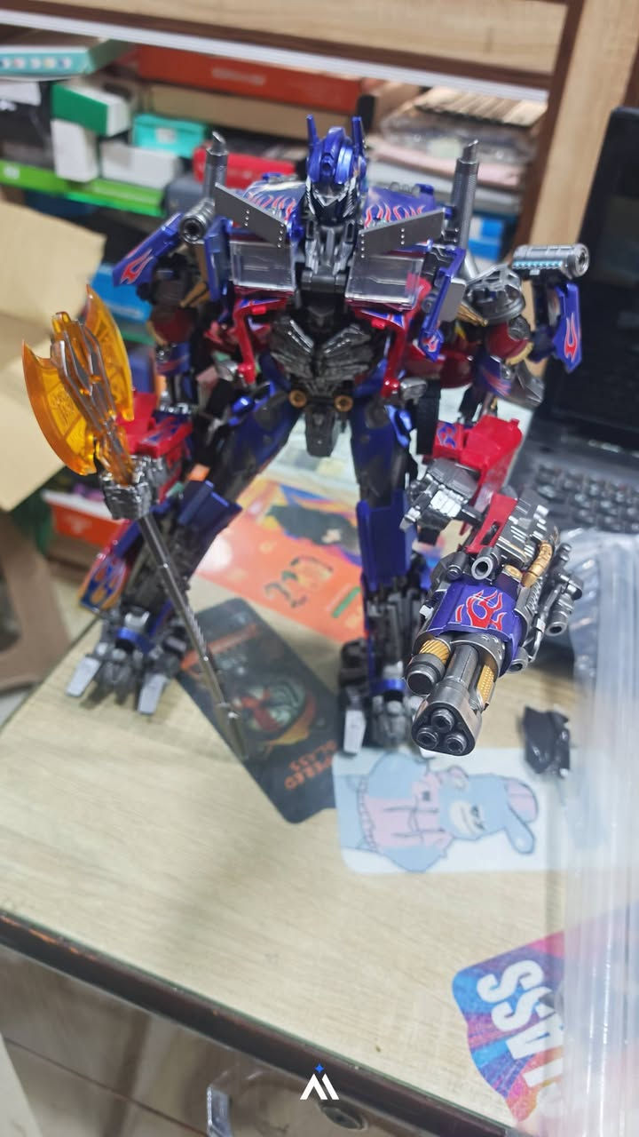 مجسم شخصية أوبتيموس برايم (Optimus Prime) من سلسلة أفلام ترانسفورمرز
حجم جميل جدا مفصليات معدنيه قطعه ثقيله بدون كارتون 
كما في الصورة متوفرة لدينا


**إذا كنت صاحب هذا الإعلان وتريد حذفه لأي سبب، رجاءا أرسل رسالة إلى الدعم الفني**