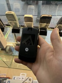 Motorola RAZR V3😍 سعر ٨٠ الف ، للحجز واتساب (٠٧٥١٧٢٢٣٧٠٧)