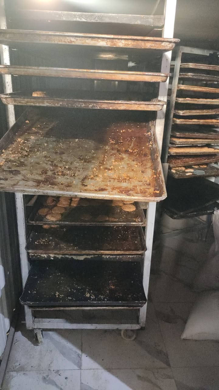 فرن طبقي 3خانات
عرباين 2 وصواني 
خماره جبيره 3×2 
بطل خماره 

نجف الاشرف الاحيدريه ***********
