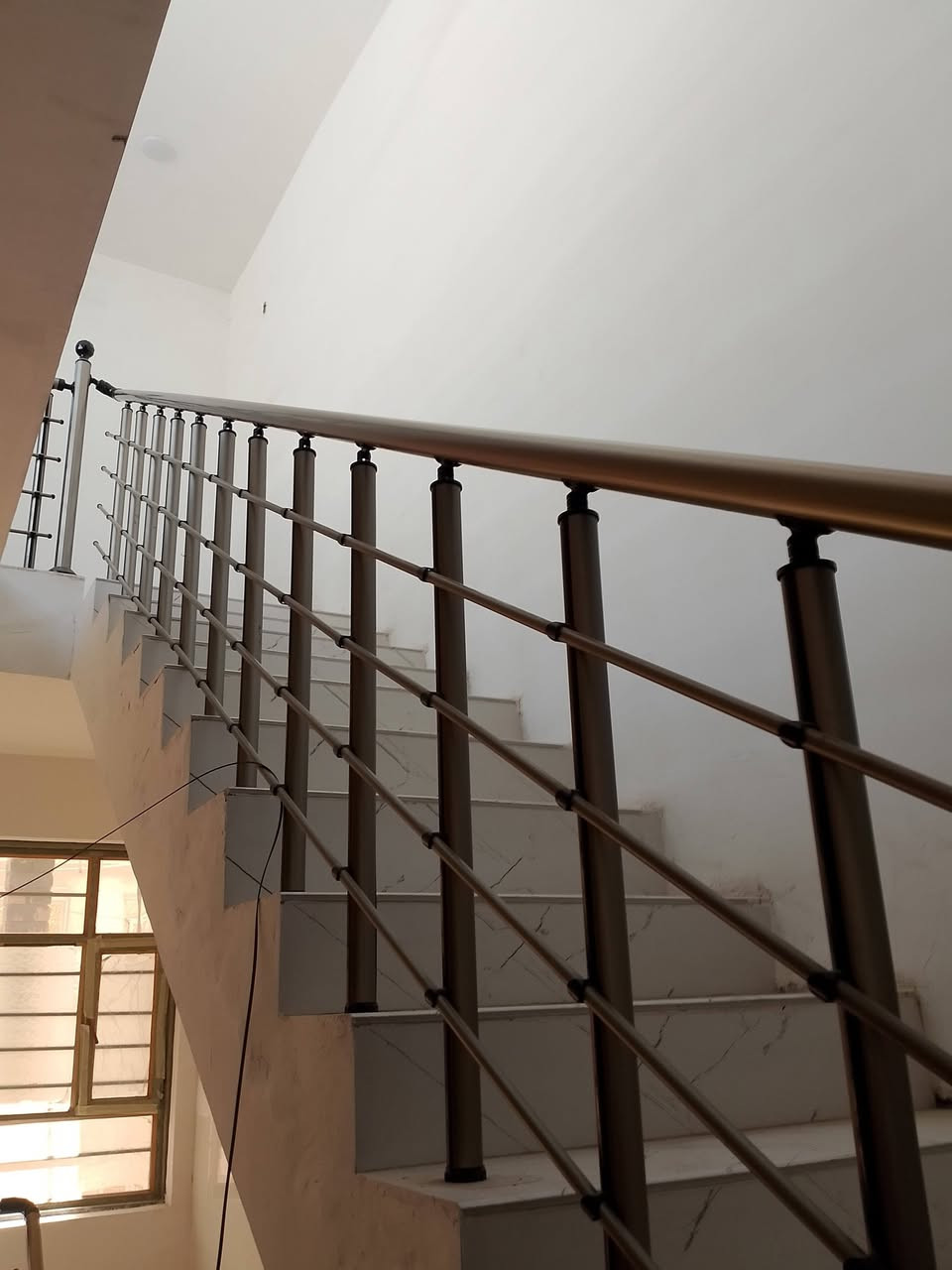 دار للبيع زراعي مساحته 77 متر مربع واجهه 7نزال 11 يحتوي على 3 غرف نوم مطبخ استقبال تواليت خارجي حمامات اثنين منور سطح كبير بيتونه كبيره اتصال  بيع مستعجل***********
