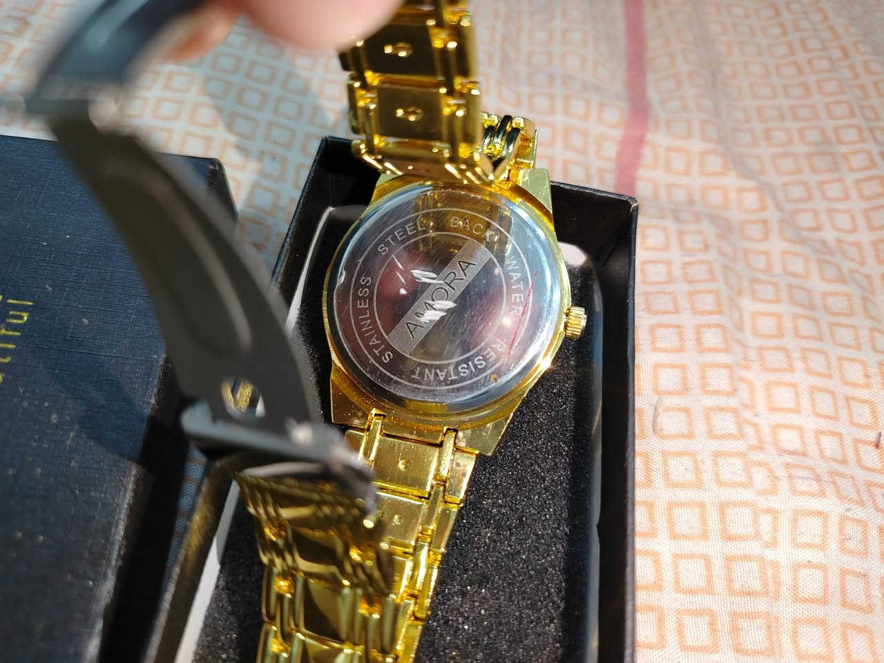 ساعة من ماركة ORUSS السويسرية شكل واناقة جدا راقية طلعن 3 قطع بقت بس وحدة سارع الحجز
ملاحظة الشخوط الي بالظهر بالطبقة البلاستيكية الحامية مو بالحديد


**إذا كنت صاحب هذا الإعلان وتريد حذفه لأي سبب، رجاءا أرسل رسالة إلى الدعم الفني**