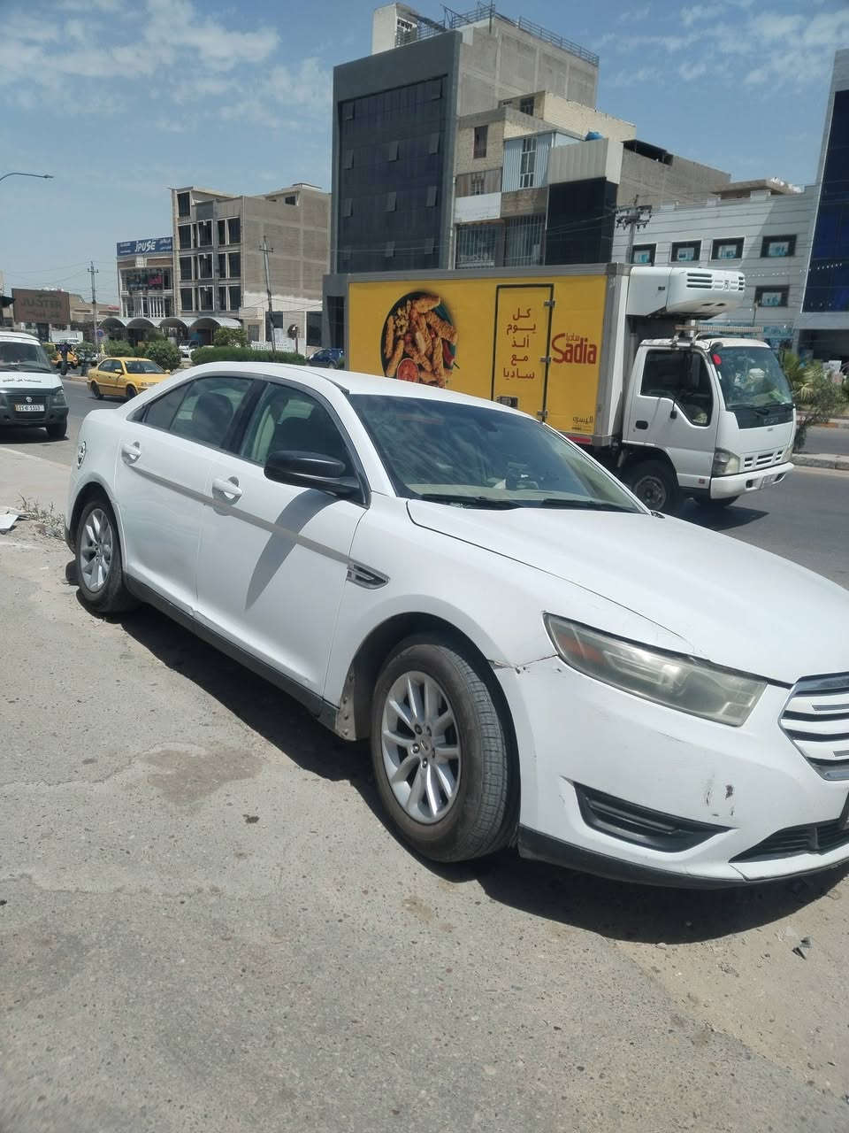 فورد تورس وارد أمريكي موديل 2014
حادثهه بنيد وبداية الجاملغات ما اصل ليجوه، سيارة ليبل واحد ممبدل بيهه اي شي
بيهه ضرر بسيط بالجاملغ جهة السائق ومصله ع البارد موضح بالصوره
مواصفاتهه مايحتاج اذكرهن انتوا اختصاص
تبريد قطعتين ثلج
تخم تاير ياباني
كهربائيات كلهه شغالة
رقمهه ذيقار انكليزي  السيارة بأسمي
السعر 90$ وبيهه مجال بسيط 
مكان السيارة بغداد / جكوك قرب محطة الوقود
*********** واتساب
