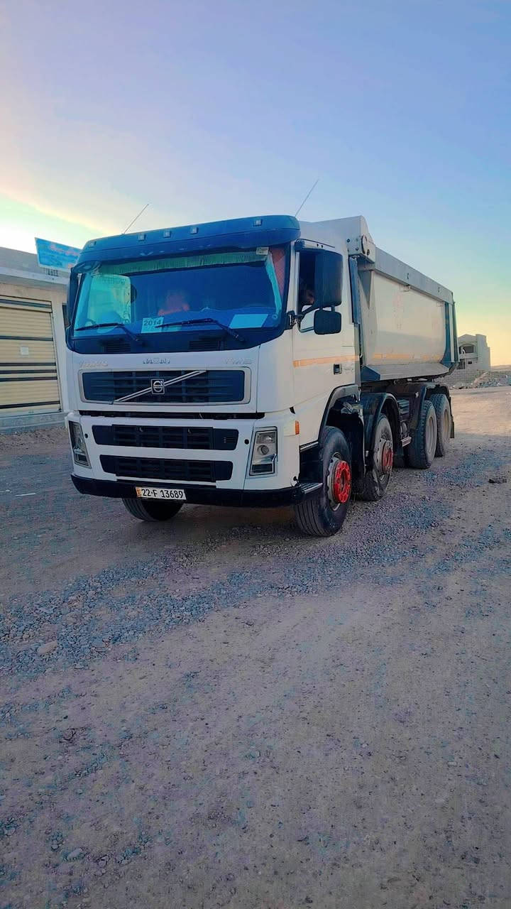 عكرب فالفو البيع موديل 2004 بلادي عقرب ***********
