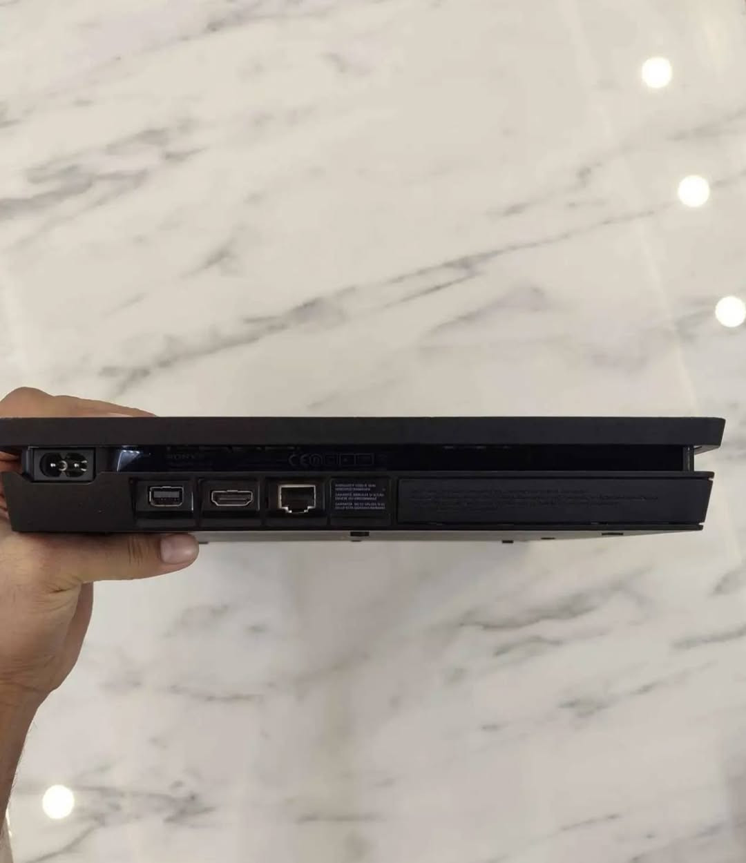 بلي 4 سلم  استعمالة جدا جدا قليلل نضام (12.56)حجم 500 مكفول من كل شي  مع هارد 500 مع دبل(2) جوستيك مع 10 العاب 
العاب : 1 _ بيس 21 
2 رزدنت ايفل 4 ريميك 
3 جي تي اي 5 
4 سكيرو 
5 دارك سولز 3 
6 ايلدن رينك
7 جي تي اي سان اندرياس محسنة 
8 انشارتد 4 
9 تكن 7 
10 اله حرب جزء 5 
مكاني الديوانية حي الفرات 
سعره 410 و بي مجال
واني خادم ❤️❤️  
*********** ديوانية, القادسية
