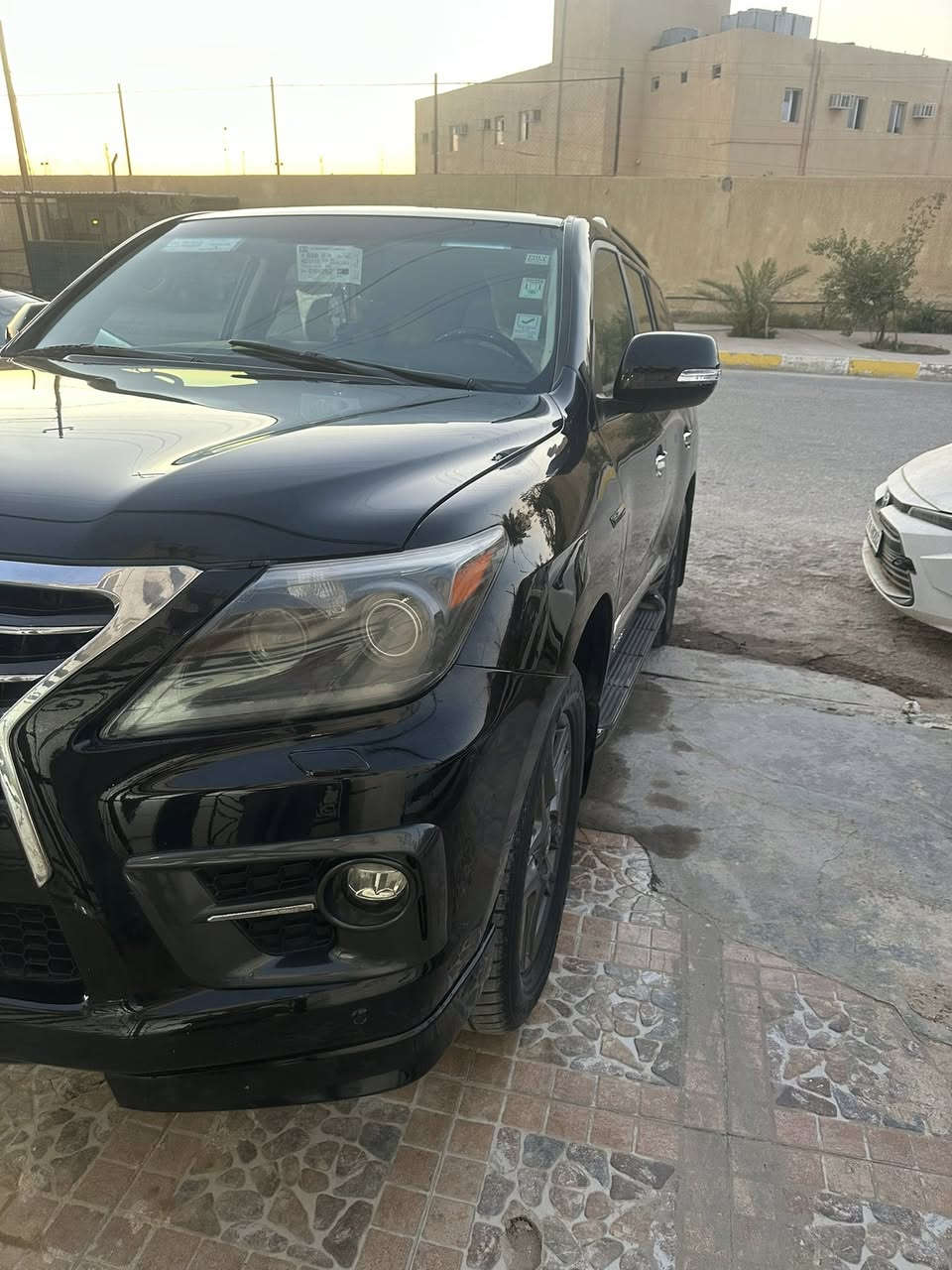 لكزز  موديل 2010 سياره جديده لوك بريم فول مواصفات بيها صبغ كد شبرين مابين لباب وجاملغ لسايق فقط بدون حادث بدون ايرباك تحويل مباشر اريد امراوس بتاهو حت لو بيها صبغ مكاني الرمادي ***********
